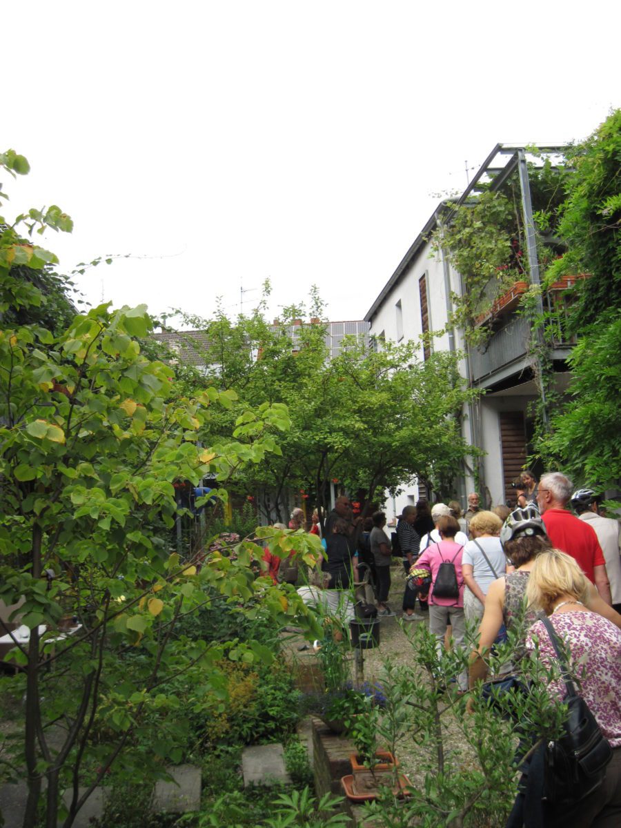 Ausstrahlung: Dokumentation der StadtRadTour "Innenhöfe - als Hinterhöfe zu Gartenhöfen wurden"